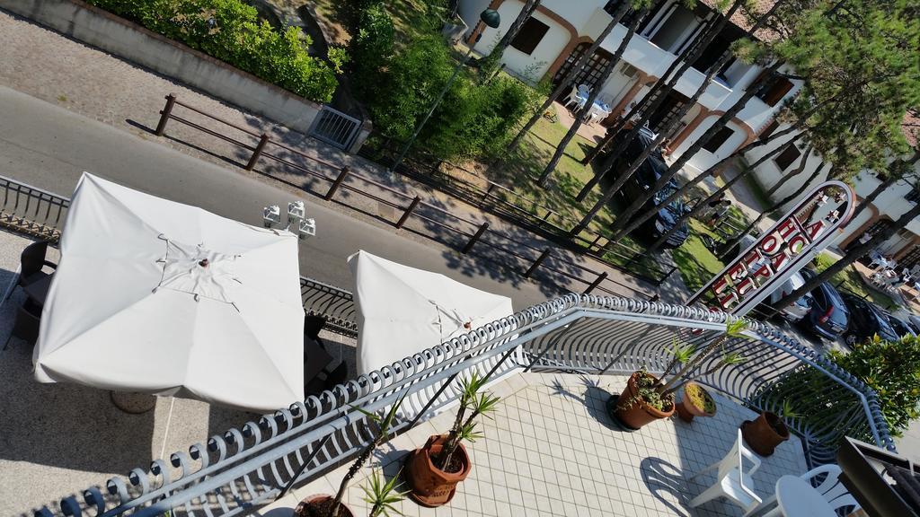 Hotel Acapulco Lignano Sabbiadoro Kültér fotó