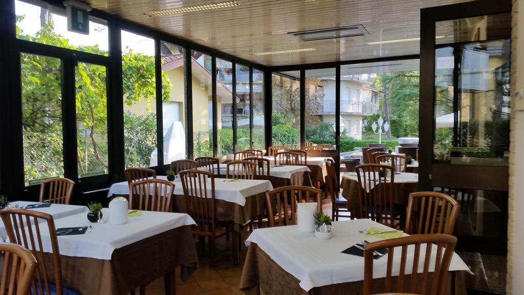 Hotel Acapulco Lignano Sabbiadoro Kültér fotó