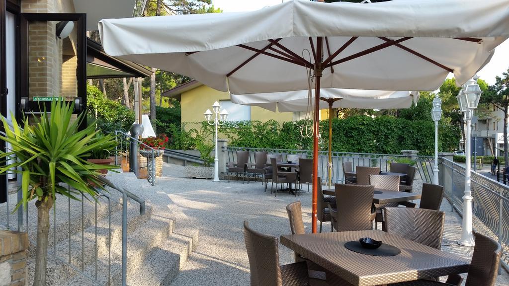Hotel Acapulco Lignano Sabbiadoro Kültér fotó