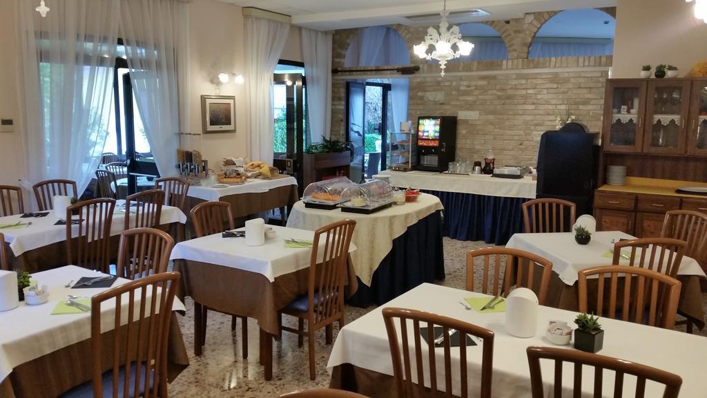 Hotel Acapulco Lignano Sabbiadoro Kültér fotó
