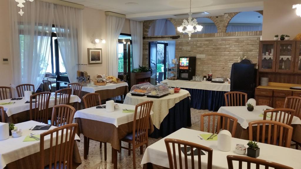 Hotel Acapulco Lignano Sabbiadoro Kültér fotó