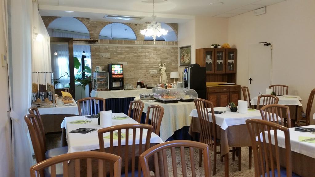Hotel Acapulco Lignano Sabbiadoro Kültér fotó