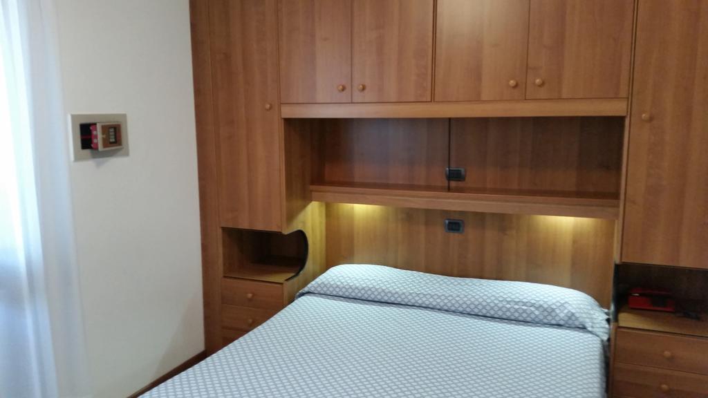 Hotel Acapulco Lignano Sabbiadoro Szoba fotó