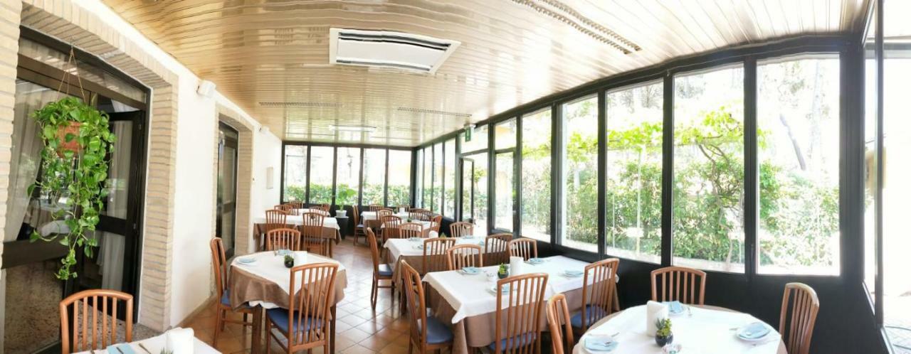 Hotel Acapulco Lignano Sabbiadoro Kültér fotó
